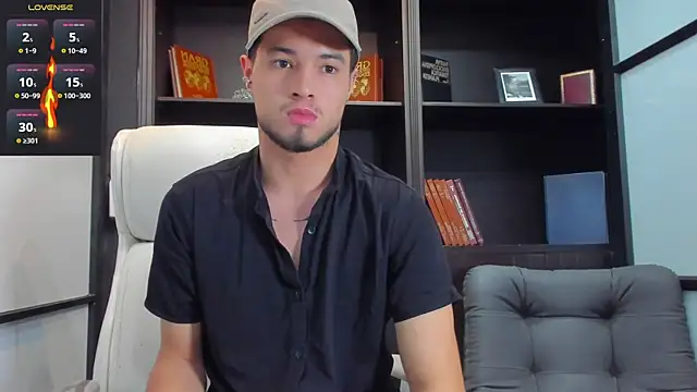 Snapshot of EdwardRoss_ chatting on 03-01-25, 07:15 EdwardRoss online show from 03-01-25, 07:15