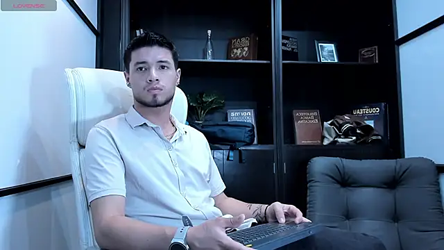 Snapshot of EdwardRoss_ chatting on 03-17-25, 07:48 EdwardRoss online show from 03-17-25, 07:48