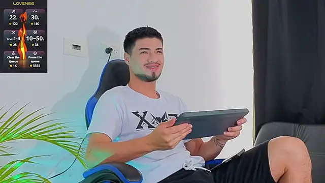 Snapshot of EdwardRoss_ chatting on 11-29-25, 08:34 EdwardRoss online show from 11-29-25, 08:34