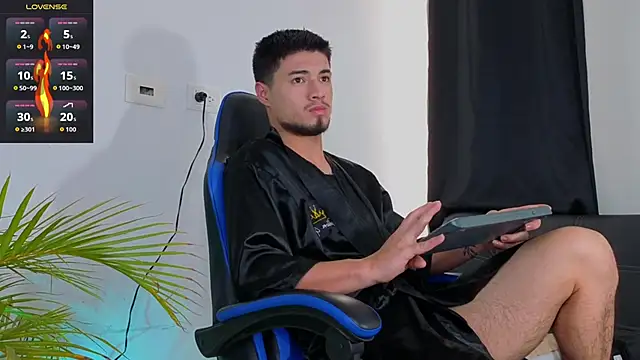 Snapshot of EdwardRoss_ chatting on 12-01-25, 09:42 EdwardRoss online show from 12-01-25, 09:42