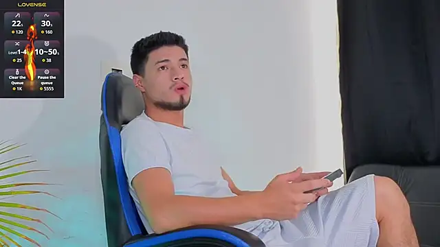 Snapshot of EdwardRoss_ chatting on 12-03-25, 08:07 EdwardRoss online show from 12-03-25, 08:07