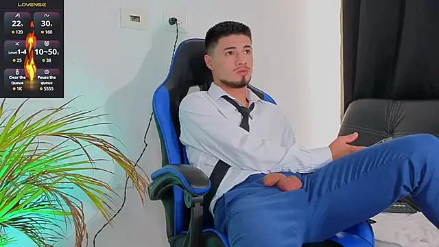 Snapshot of EdwardRoss_ chatting on 12-13-25, 08:04 EdwardRoss online show from 12-13-25, 08:04