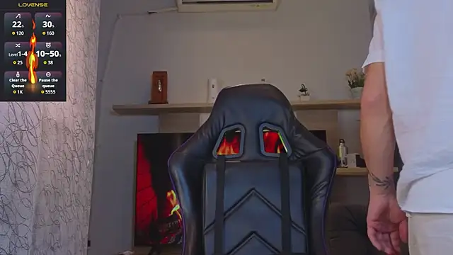 EdwardRoss  online show from 07-05-26, 07:32
