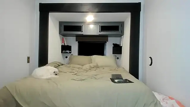 Snapshot of Persiasparadise chatting on 12-18-25, 02:06 Persiasparadise online show from 12-18-25, 02:06