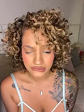 Snapshot of Arianabromw chatting on 11-28-25, 06:32 Arianabromw online show from 11-28-25, 06:32