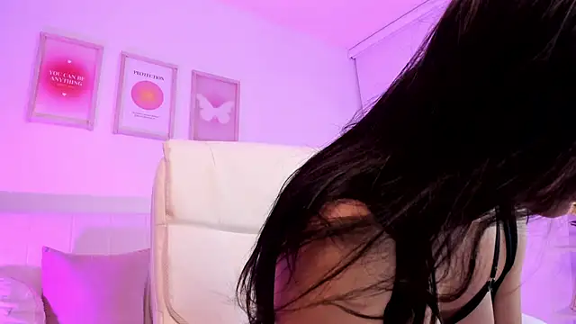 Snapshot of Steff_London chatting on 01-29-25, 02:19 Steff London online show from 01-29-25, 02:19