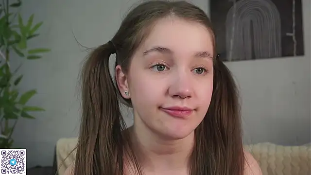 AmiLewis online show from 02-03-25, 07:40