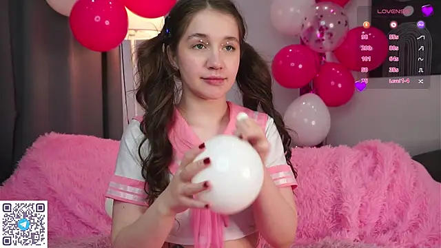 AmiLewis online show from 03-13-25, 07:42