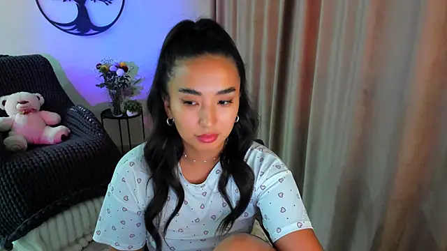 Snapshot of worldofkim chatting on 10-30-25, 11:55 worldofkim online show from 10-30-25, 11:55