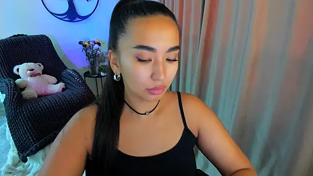 Snapshot of worldofkim chatting on 11-05-25, 05:07 worldofkim online show from 11-05-25, 05:07