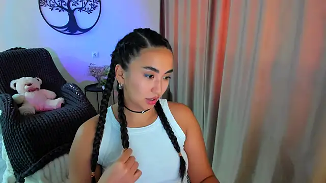 Snapshot of worldofkim chatting on 11-09-25, 08:34 worldofkim online show from 11-09-25, 08:34