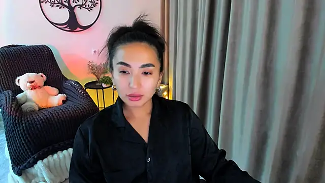 Snapshot of worldofkim chatting on 11-20-25, 01:22 worldofkim online show from 11-20-25, 01:22