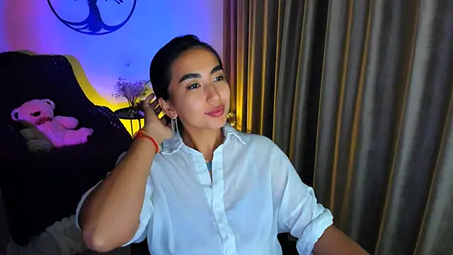 Snapshot of worldofkim chatting on 11-25-25, 04:34 worldofkim online show from 11-25-25, 04:34