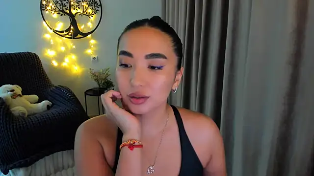 Snapshot of worldofkim chatting on 01-06-26, 12:53 worldofkim online show from 01-06-26, 12:53