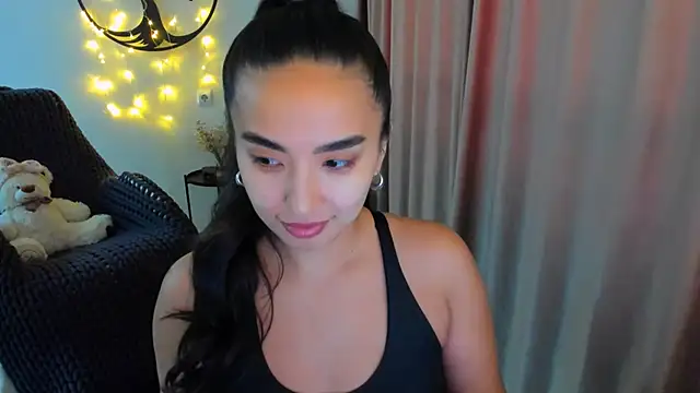 Snapshot of worldofkim chatting on 02-13-26, 11:39 worldofkim online show from 02-13-26, 11:39