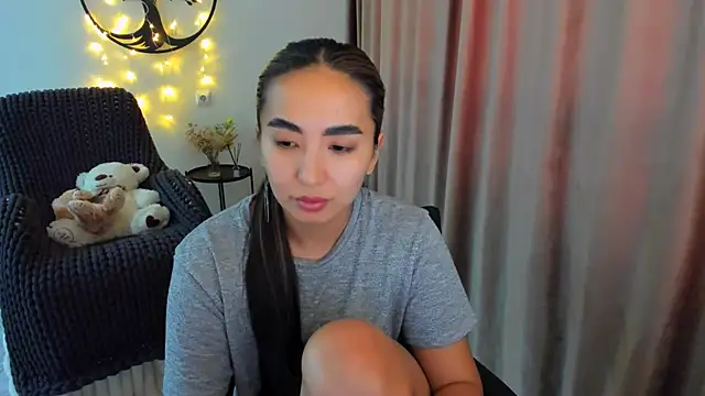 Snapshot of worldofkim chatting on 02-26-26, 05:17 worldofkim online show from 02-26-26, 05:17