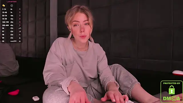 Snapshot of NateHalll chatting on 03-05-25, 04:45 NateHalll online show from 03-05-25, 04:45