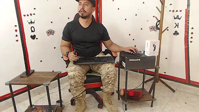 Snapshot of KalethBigDick chatting on 02-05-25, 01:44 KalethBigDick online show from 02-05-25, 01:44