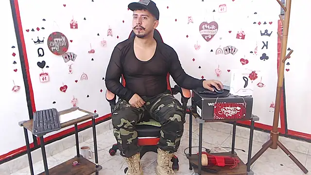 Snapshot of KalethBigDick chatting on 02-11-25, 07:38 KalethBigDick online show from 02-11-25, 07:38