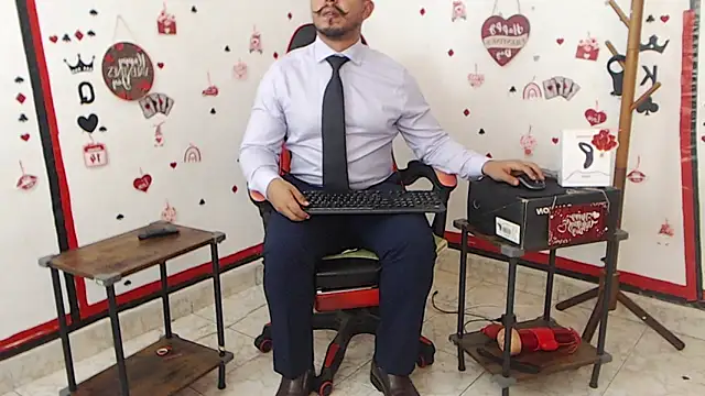 Snapshot of KalethBigDick chatting on 02-16-25, 06:10 KalethBigDick online show from 02-16-25, 06:10