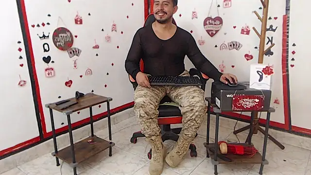 Snapshot of KalethBigDick chatting on 02-20-25, 04:07 KalethBigDick online show from 02-20-25, 04:07