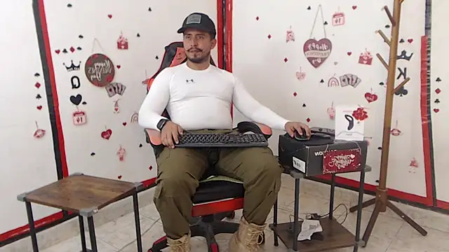 Snapshot of KalethBigDick chatting on 02-24-25, 05:20 KalethBigDick online show from 02-24-25, 05:20