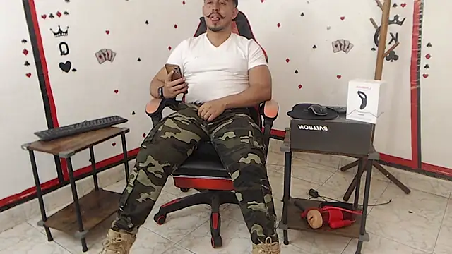 Snapshot of KalethBigDick chatting on 03-06-25, 05:22 KalethBigDick online show from 03-06-25, 05:22