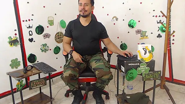 Snapshot of KalethBigDick chatting on 03-20-25, 04:53 KalethBigDick online show from 03-20-25, 04:53