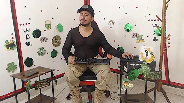 Snapshot of KalethBigDick chatting on 03-21-25, 04:40 KalethBigDick online show from 03-21-25, 04:40