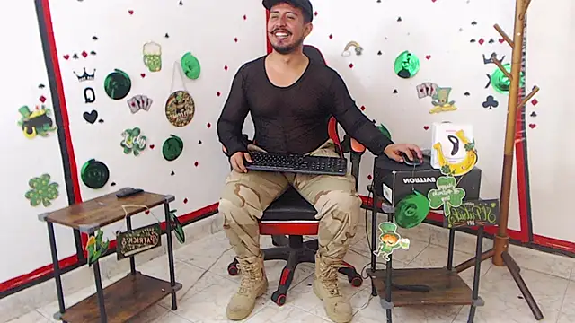 Snapshot of KalethBigDick chatting on 03-22-25, 04:45 KalethBigDick online show from 03-22-25, 04:45