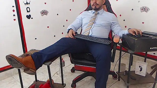 Snapshot of KalethBigDick chatting on 09-29-25, 12:49 KalethBigDick online show from 09-29-25, 12:49