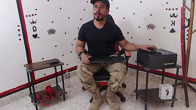 Snapshot of KalethBigDick chatting on 10-01-25, 06:41 KalethBigDick online show from 10-01-25, 06:41