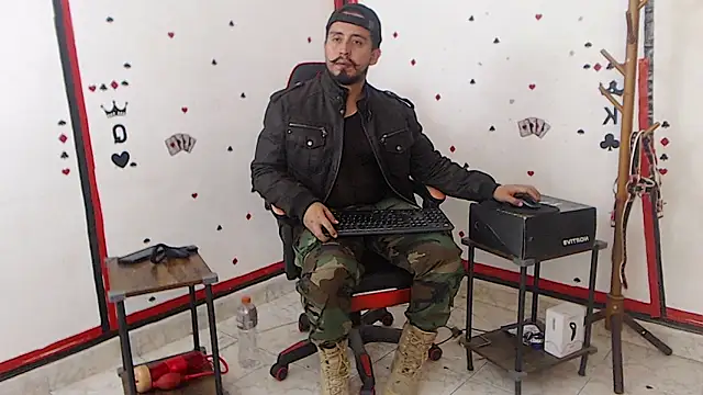 Snapshot of KalethBigDick chatting on 10-06-25, 06:00 KalethBigDick online show from 10-06-25, 06:00