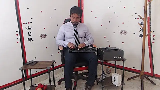 Snapshot of KalethBigDick chatting on 10-19-25, 08:31 KalethBigDick online show from 10-19-25, 08:31