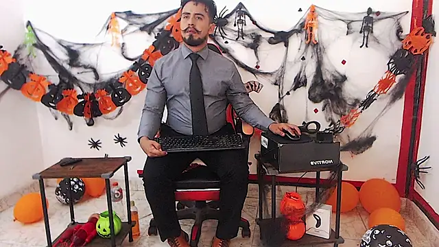 Snapshot of KalethBigDick chatting on 10-28-25, 07:01 KalethBigDick online show from 10-28-25, 07:01