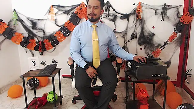 Snapshot of KalethBigDick chatting on 10-30-25, 04:36 KalethBigDick online show from 10-30-25, 04:36