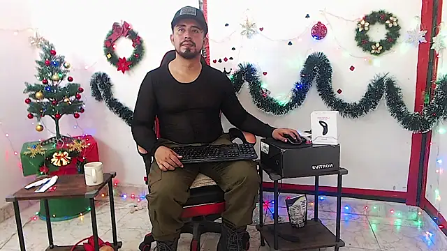 Snapshot of KalethBigDick chatting on 12-05-25, 05:49 KalethBigDick online show from 12-05-25, 05:49