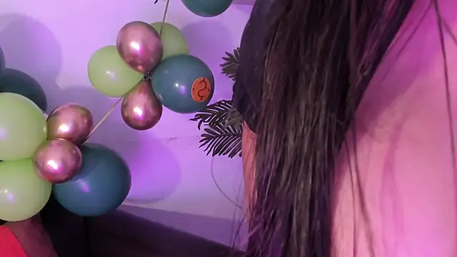 Snapshot of Miia_Thompsonn chatting on 03-14-25, 03:26 Miia Thompsonn online show from 03-14-25, 03:26