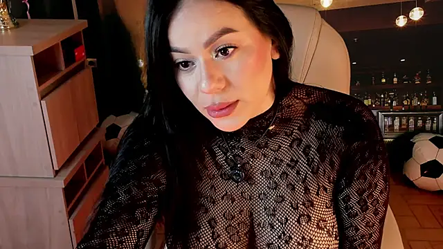 Snapshot of Miah_gomez_ chatting on 06-29-26, 11:43 Miah gomez online show from 06-29-26, 11:43