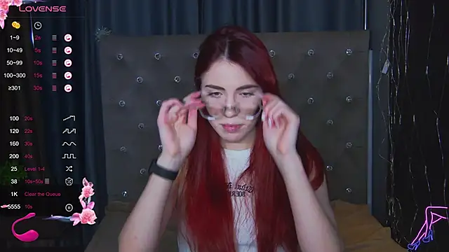 EmilyKents online show from 03-03-25, 01:42