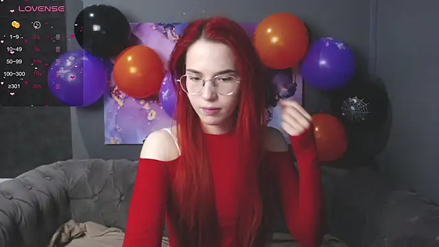 EmilyKents online show from 10-16-25, 01:39