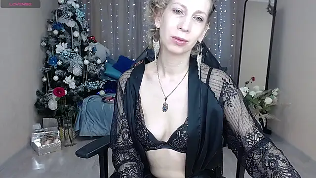 Snapshot of AdrianaSea chatting on 01-10-25, 03:18 AdrianaSea online show from 01-10-25, 03:18