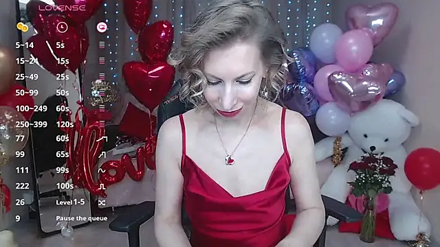 Snapshot of AdrianaSea chatting on 02-14-25, 09:03 AdrianaSea online show from 02-14-25, 09:03