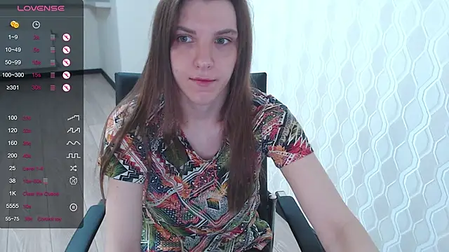 Snapshot of LisaHeart chatting on 12-18-24, 01:48 LisaHeart online show from 12-18-24, 01:48