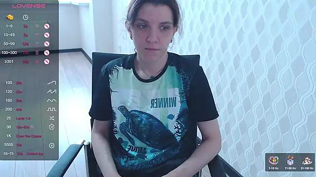 Snapshot of LisaHeart chatting on 12-27-24, 09:17 LisaHeart online show from 12-27-24, 09:17