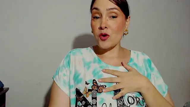 Snapshot of Miss_Agatha chatting on 11-02-25, 02:58 Miss Agatha online show from 11-02-25, 02:58