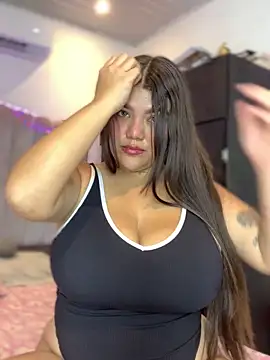 Snapshot of Michellesexxy chatting on 11-15-25, 02:20 Michellesexxy online show from 11-15-25, 02:20