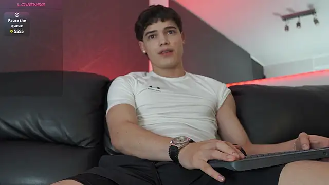 Snapshot of Max_cortes1 chatting on 01-23-25, 12:46 Max cortes1 online show from 01-23-25, 12:46