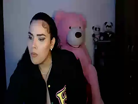 Snapshot of CarolinaRincon chatting on 11-18-25, 11:15 CarolinaRincon online show from 11-18-25, 11:15