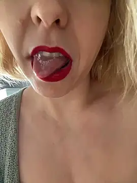 Yourdirtybitch online show from 02-06-25, 05:57